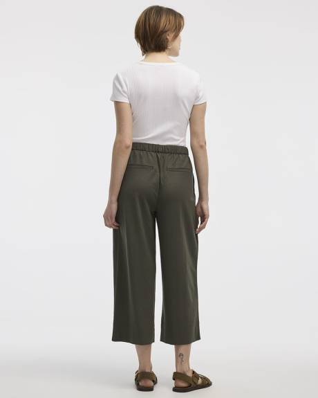 Wide-Leg Cropped Piqu&eacute; Pant - Petite