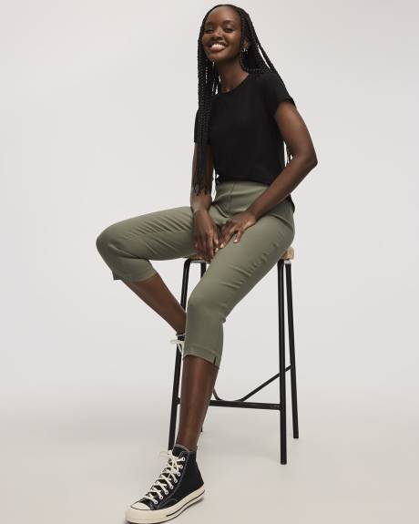 Pantalon capri à jambe étroite et taille haute - L'Iconique (MD)