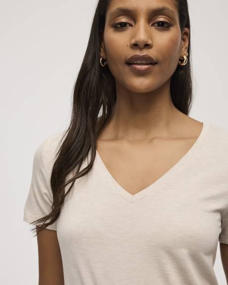 T-shirt à col V - R Essentials