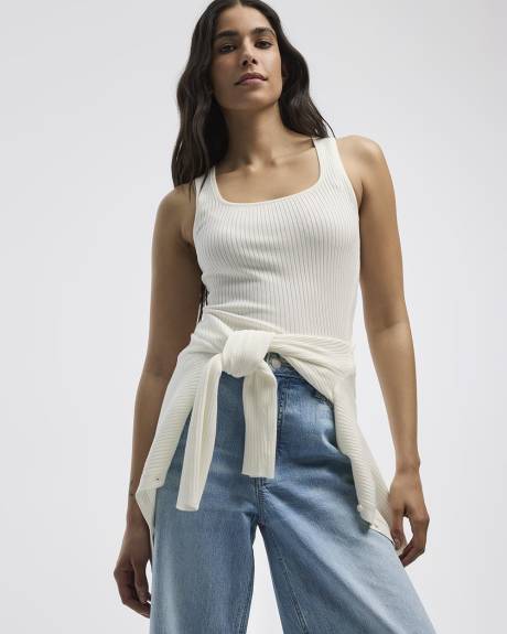 Camisole c&ocirc;tel&eacute;e &agrave; col carr&eacute;