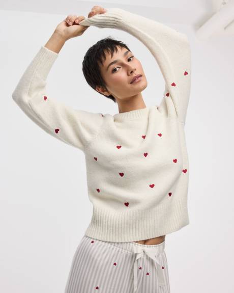 Pull à manches longues et col rond avec coeurs