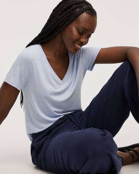 T-shirt à col V - R Essentials