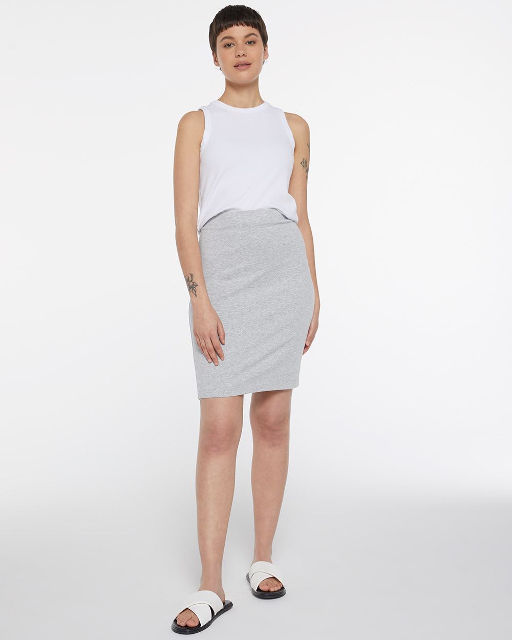 Solid Pull-On Pencil Skirt