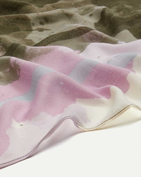 Écharpe oblongue violette tie-dye