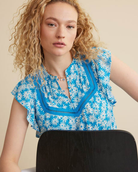 Short-Flutter-Sleeve Gauze Blouse with Lace