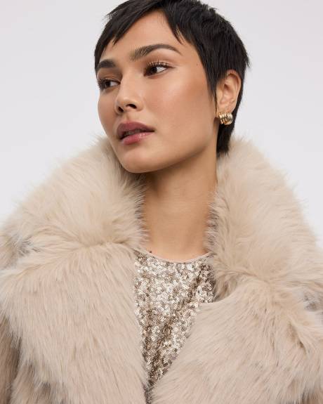 Manteau en fourrure synthétique