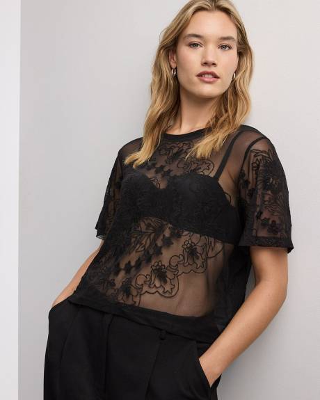 Short-Sleeve Lace Top with Embroideries