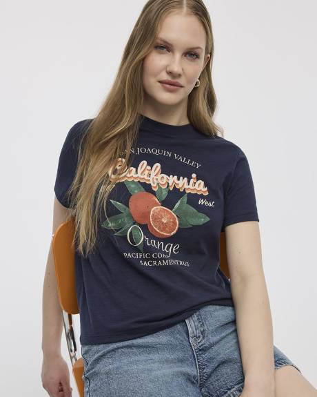 Extended-Sleeve Crew-Neck Graphic T-Shirt