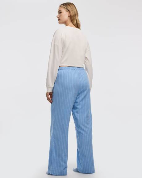 Long-Sleeve Crew-Neck Sweatshirt