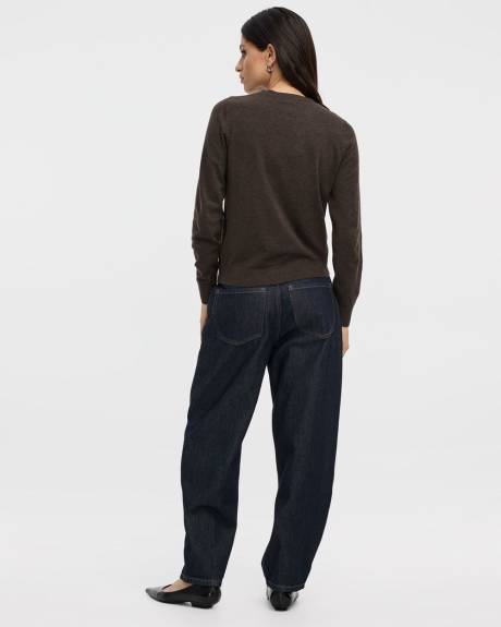 Long-Sleeve Pullover - R Essentials