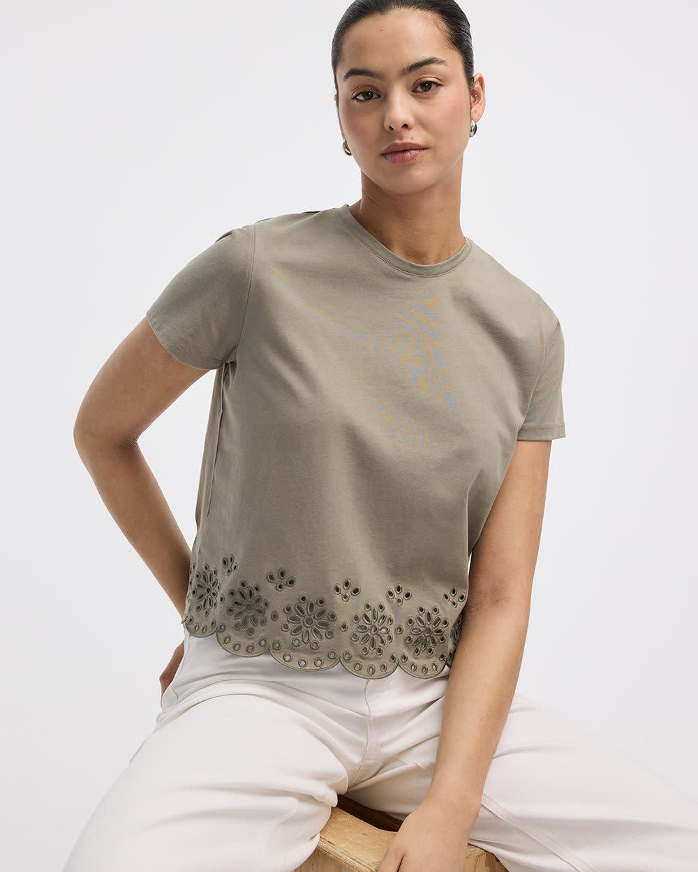 T-shirt à col rond avec détails brodés à l'ourlet