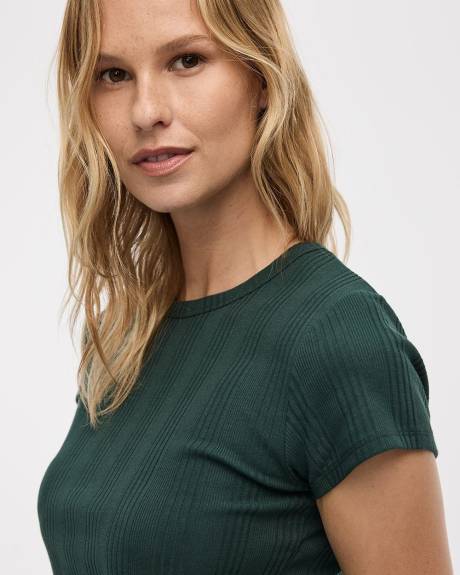 T-shirt ajusté et côtelé à col rond