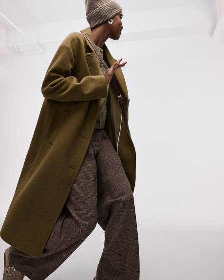 Manteau ample à boutonnage triple