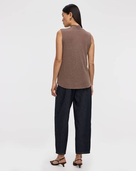 Haut scintillant sans manches à col V