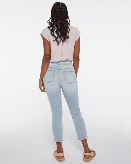 Light Wash Mid-Rise Cropped Jean The Original Comfort