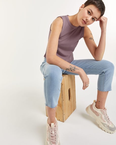 Light Wash High Rise Cropped Straight Jeans
