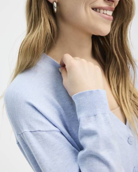 V-Neck Cardigan - R Essentials