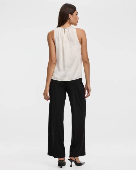 Blouse sans manches à col rond orné de bijoux