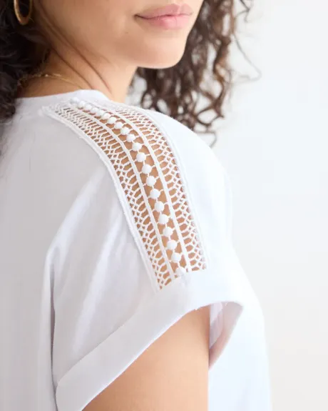 Extended-Sleeve Crew-Neck Tee with Crochet Details