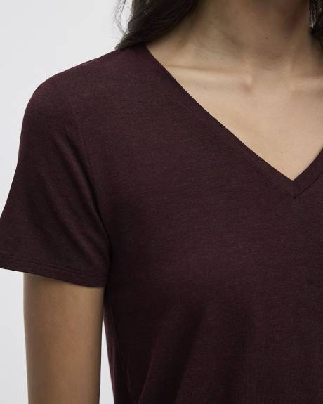 Short-Sleeve V-Neck Tee - R Essentials