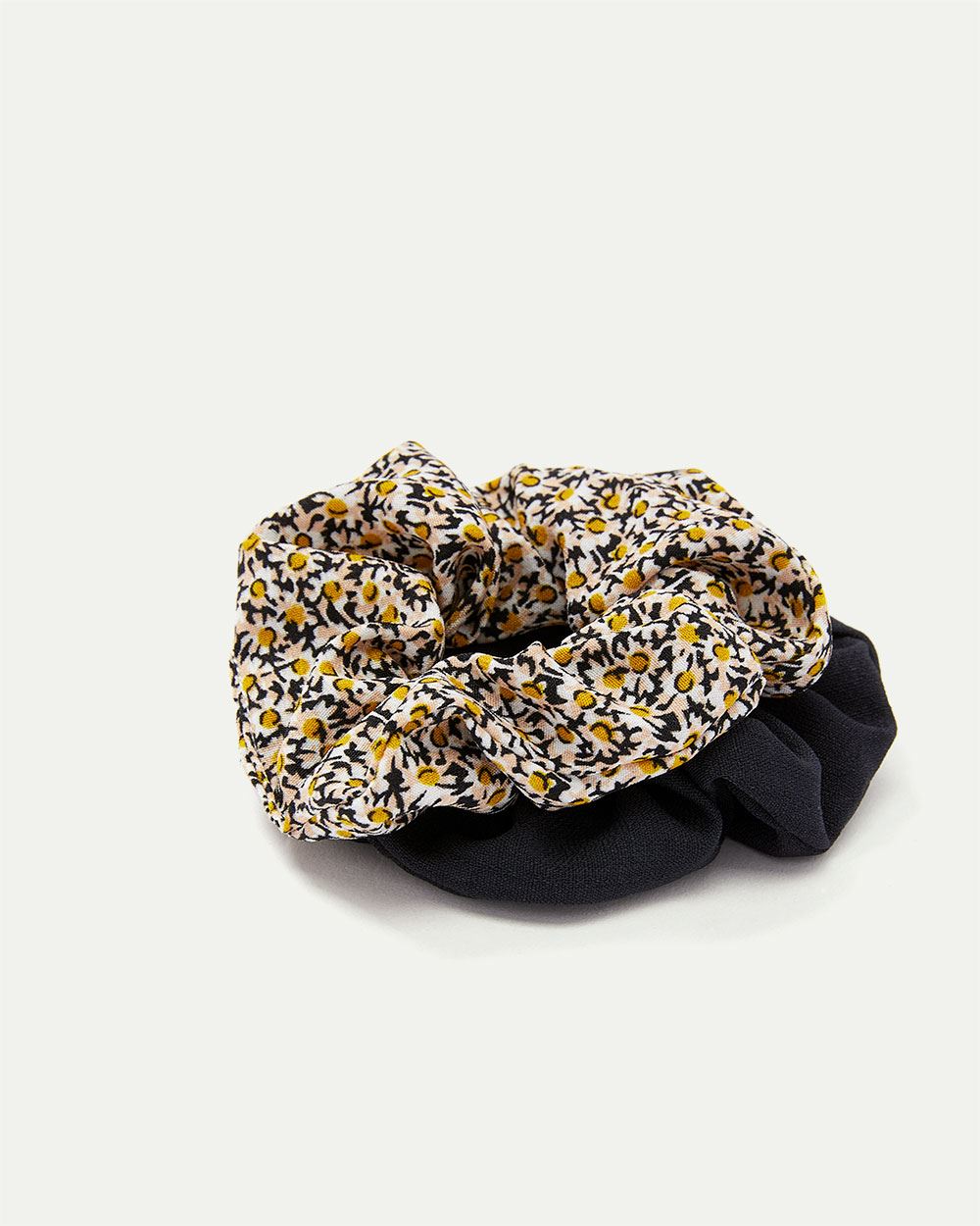 2-Pack Floral & Black Scrunchies | Reitmans