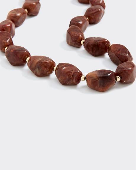 Collier court avec billes en acrylique