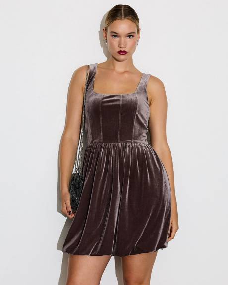 Mini-robe ballon sans manches avec col carré