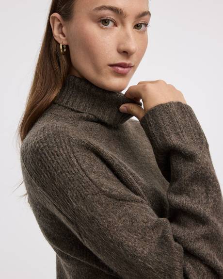 Pull à manches longues et col roulé