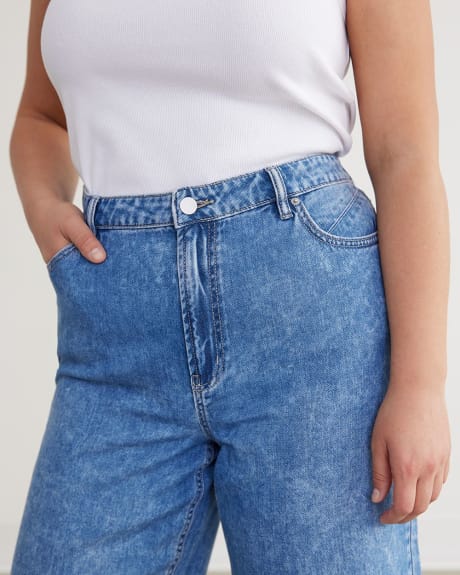 Wide-Leg High-Rise Crop Jean