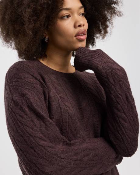 Pull &agrave; manches longues et col rond en tricot torsad&eacute;