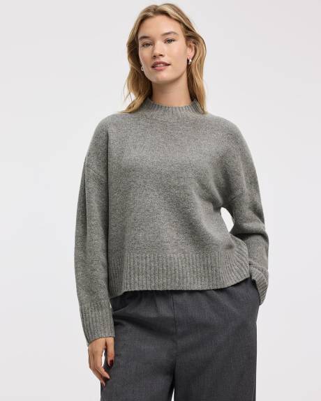 Long-Sleeve Mock-Neck Loose Pullover