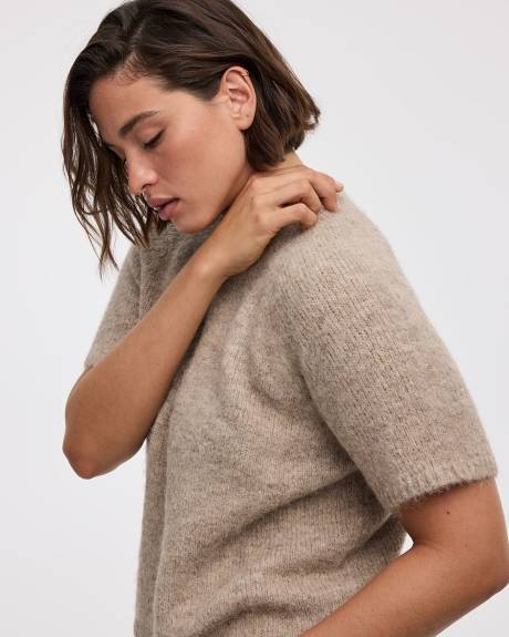 Pull ample à manches aux coudes et col rond