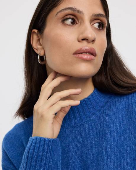 Pull ample &agrave; manches longues et col montant