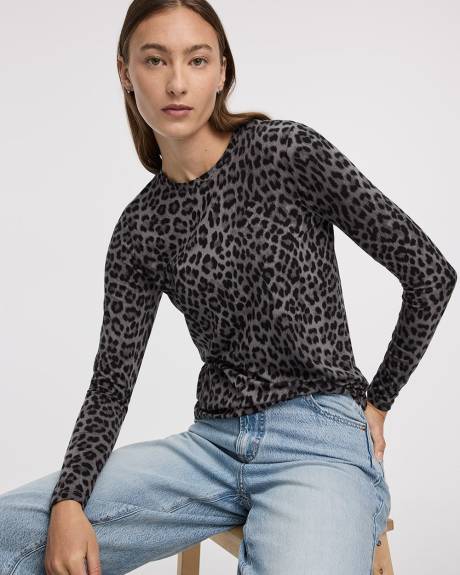 Long-Sleeve Crew-Neck Tee - R Essentials