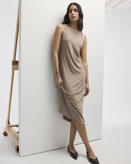 Robe midi droite sans manches