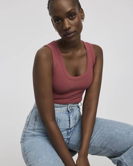 Camisole c&ocirc;tel&eacute;e &agrave; col d&eacute;gag&eacute;