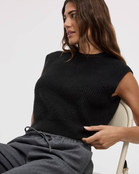 Sleeveless Crew-Neck Sweater Vest