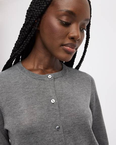 Crew-Neck Cardigan - R Essentials