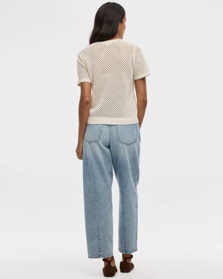 Pull en mailles ajourées à col rond et manches courtes