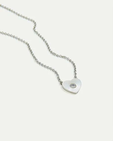 Short Heart-Pendant Necklace with Shiny Rhinestones