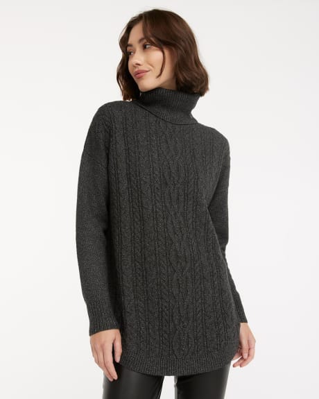 Loose Turtleneck Pullover with Cable Stitches
