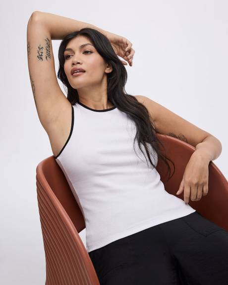Camisole côtelée à col rond avec bordures contrastées