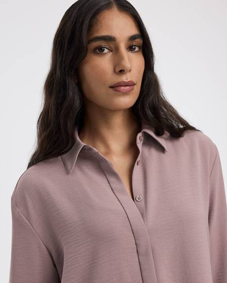 Long-Sleeve Buttoned-Down Blouse