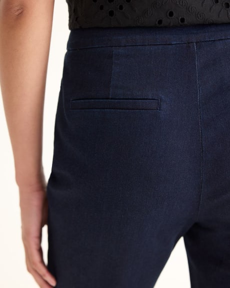 Slim-Leg Mid-Rise Cropped Jean