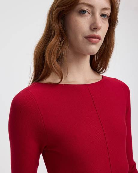 Robe courte à manches longues et col bateau