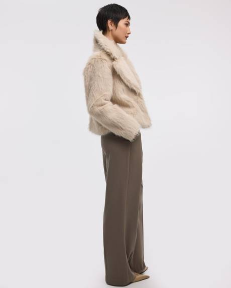 Manteau en fourrure synthétique