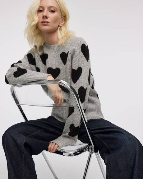 Pull à manches longues et col rond avec coeurs