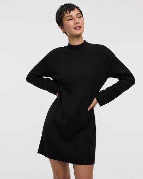 Robe en tricot à manches longues et col montant