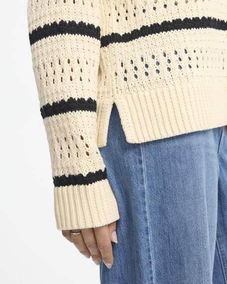 Pull en mailles ajourées à col rond et manches longues