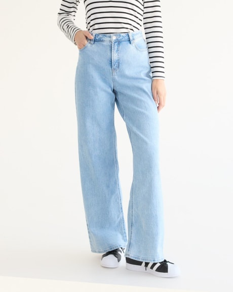 Wide-Leg High-Rise Lightweight Jean